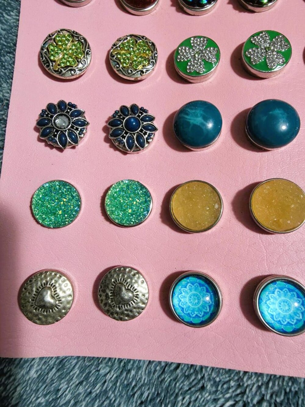 🪩Snap Charms Lot – 50+ Pieces + Display Board - Picture 3 of 8